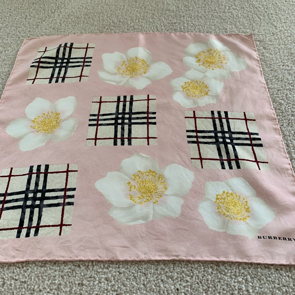 Burberry Adorable Pink Scarf